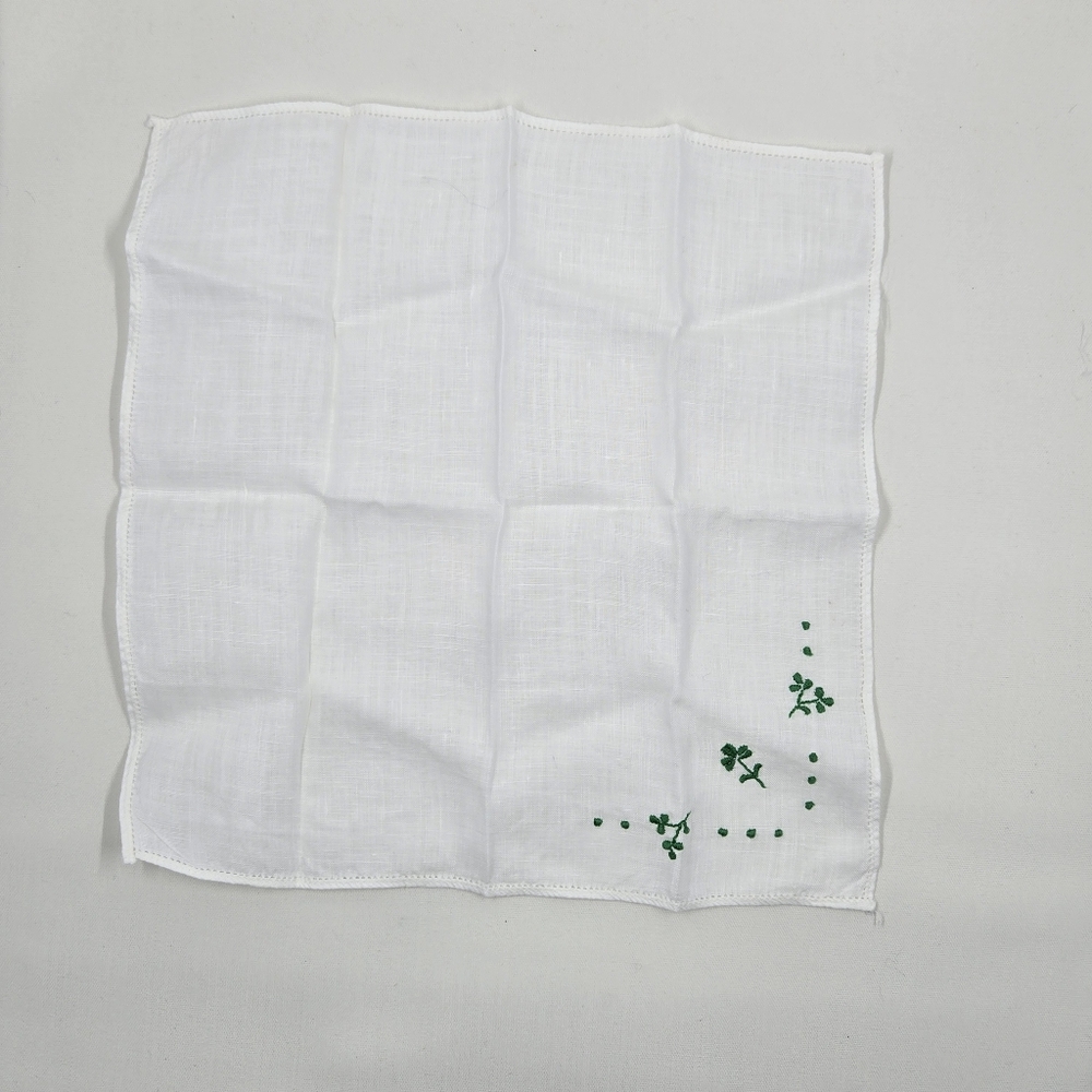 White Irish Linen Handkerchief with Green Shamrock Embroidery Set Of 2 🍀 - Picture 4 of 4